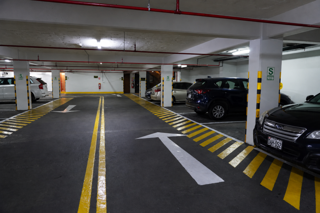 Estacionamientos — Club Social Miraflores